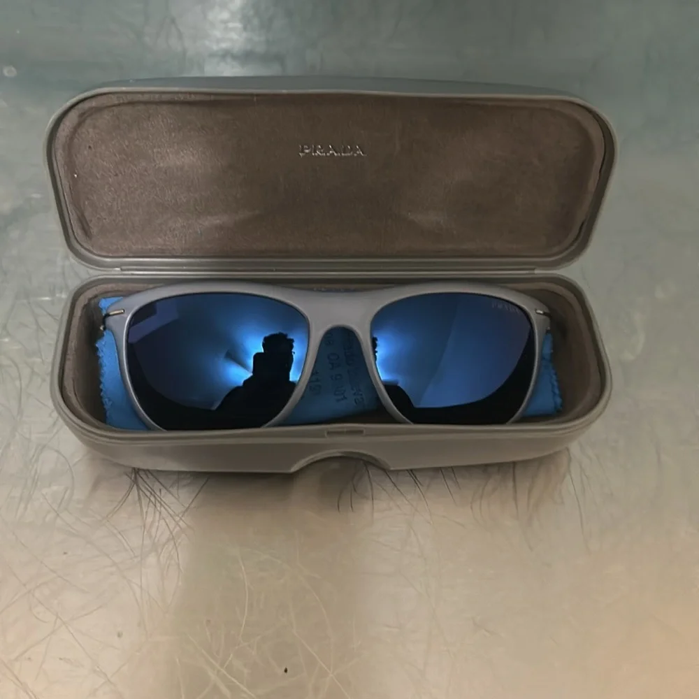 Used - Picture 4 of 6